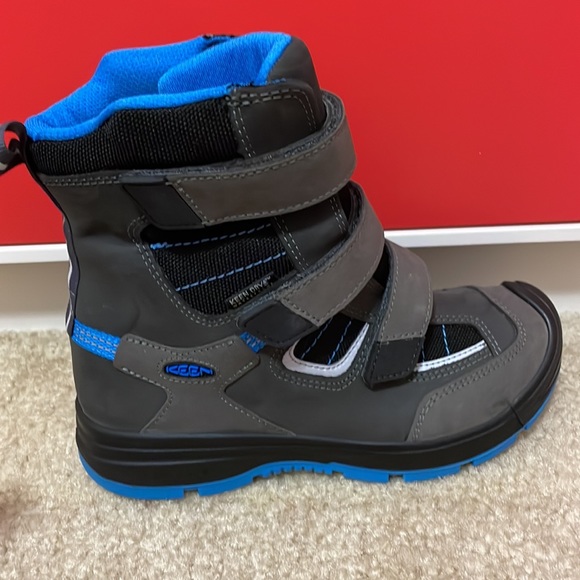KEEN NWT little boy size 1 black, gray, and blue winter 3 strap velcro boots - Picture 6 of 11